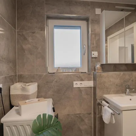 Feel Good Homes Ruhig-klimaanlage-wlan-regendusche * Blaubeuren