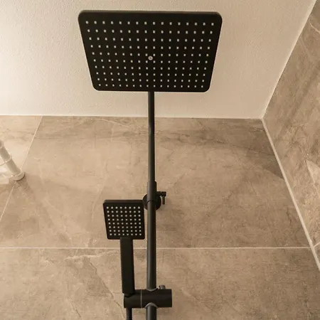 Feel Good Homes Ruhig-klimaanlage-wlan-regendusche 아파트