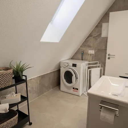 Апартаменты Feel Good Homes Ruhig-klimaanlage-wlan-regendusche *