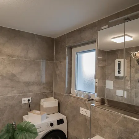 Апартаменты Feel Good Homes Ruhig-klimaanlage-wlan-regendusche Блаубойрен