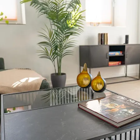 Feel Good Homes Ruhig-klimaanlage-wlan-regendusche *